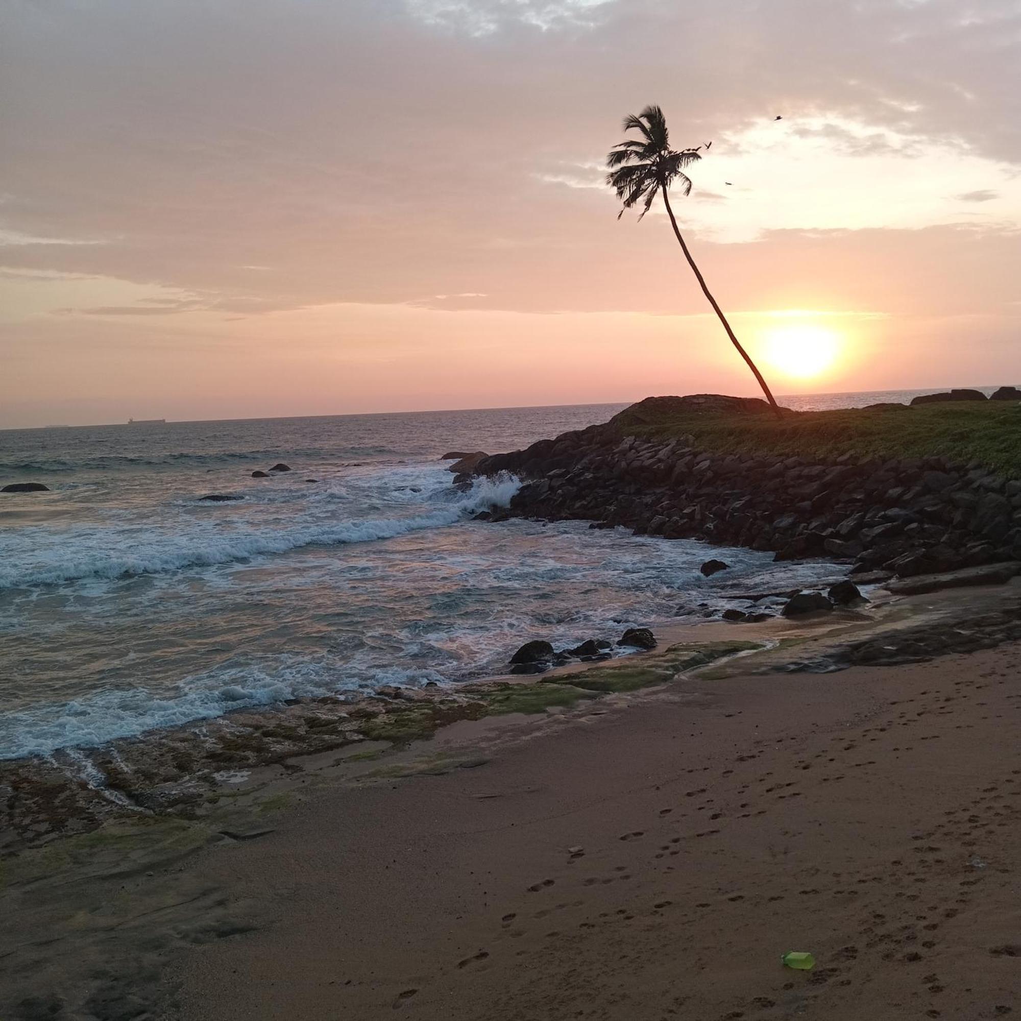 Sunset Beach Villa Galle Esterno foto